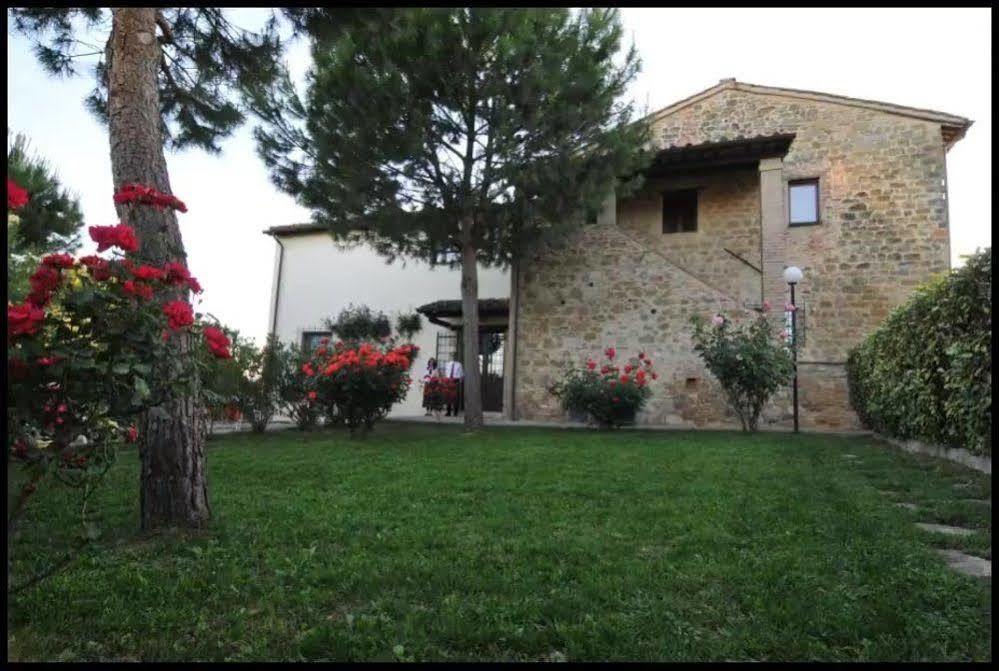 Agriturismo La Ginestrella Civitella D'Arna Exterior photo